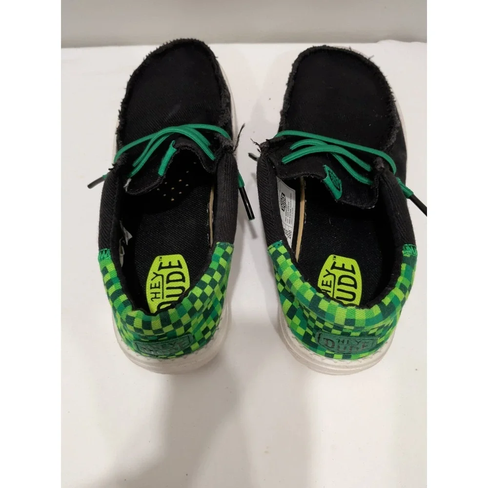 Hey Dude Shoes Boys  Black Wally Funk Gaming Slip on J2  Sz 2